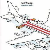 YOUNG NEIL-LANDING ON WATER LP EX COVER  VG+
