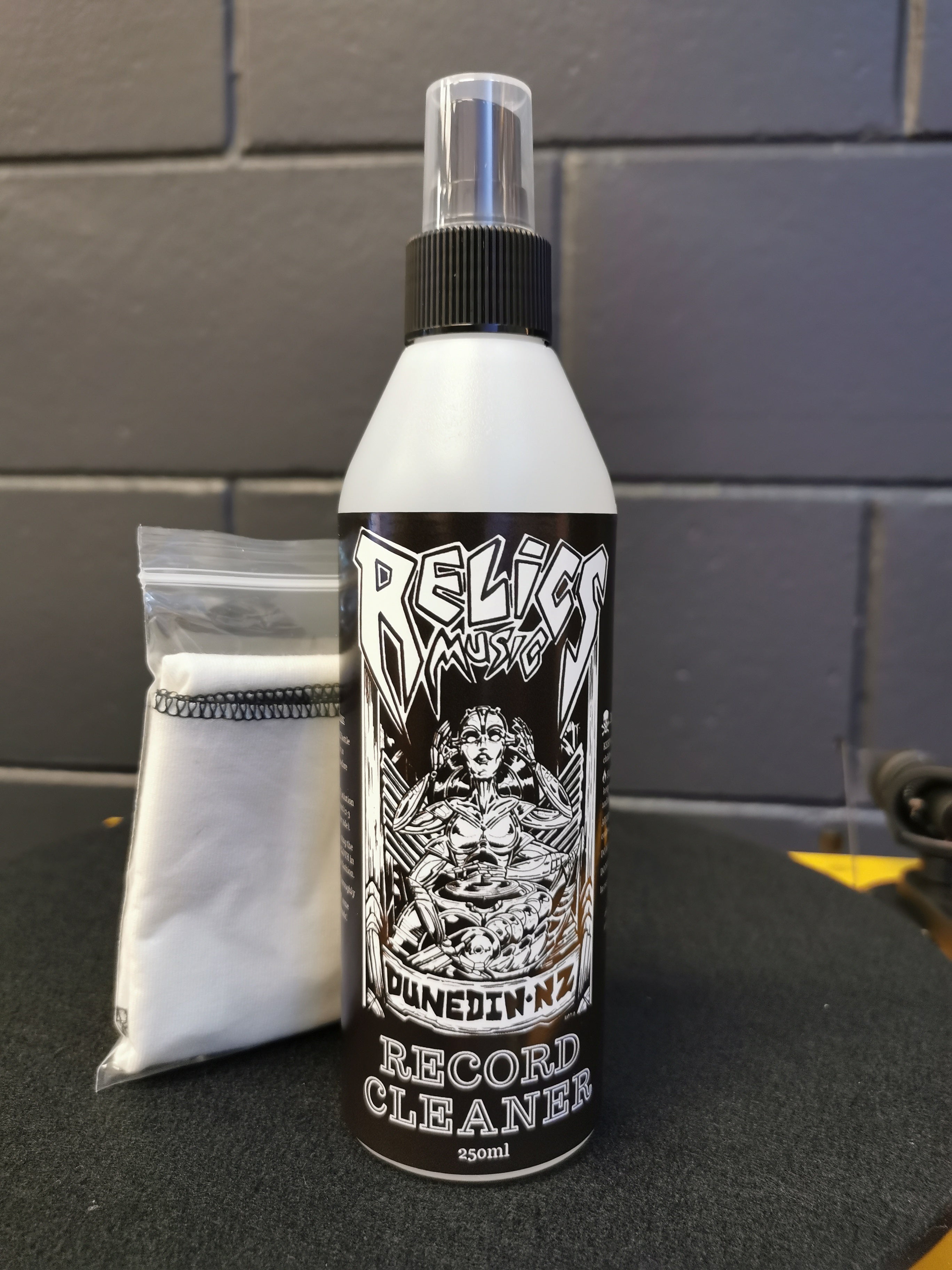 RELICS RECORD CLEANER