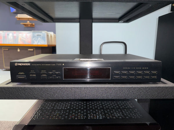PIONEER F-202 TUNER 2ND HAND